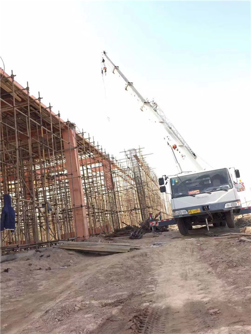 临沧市吊车作业的安全注意事项有哪些？